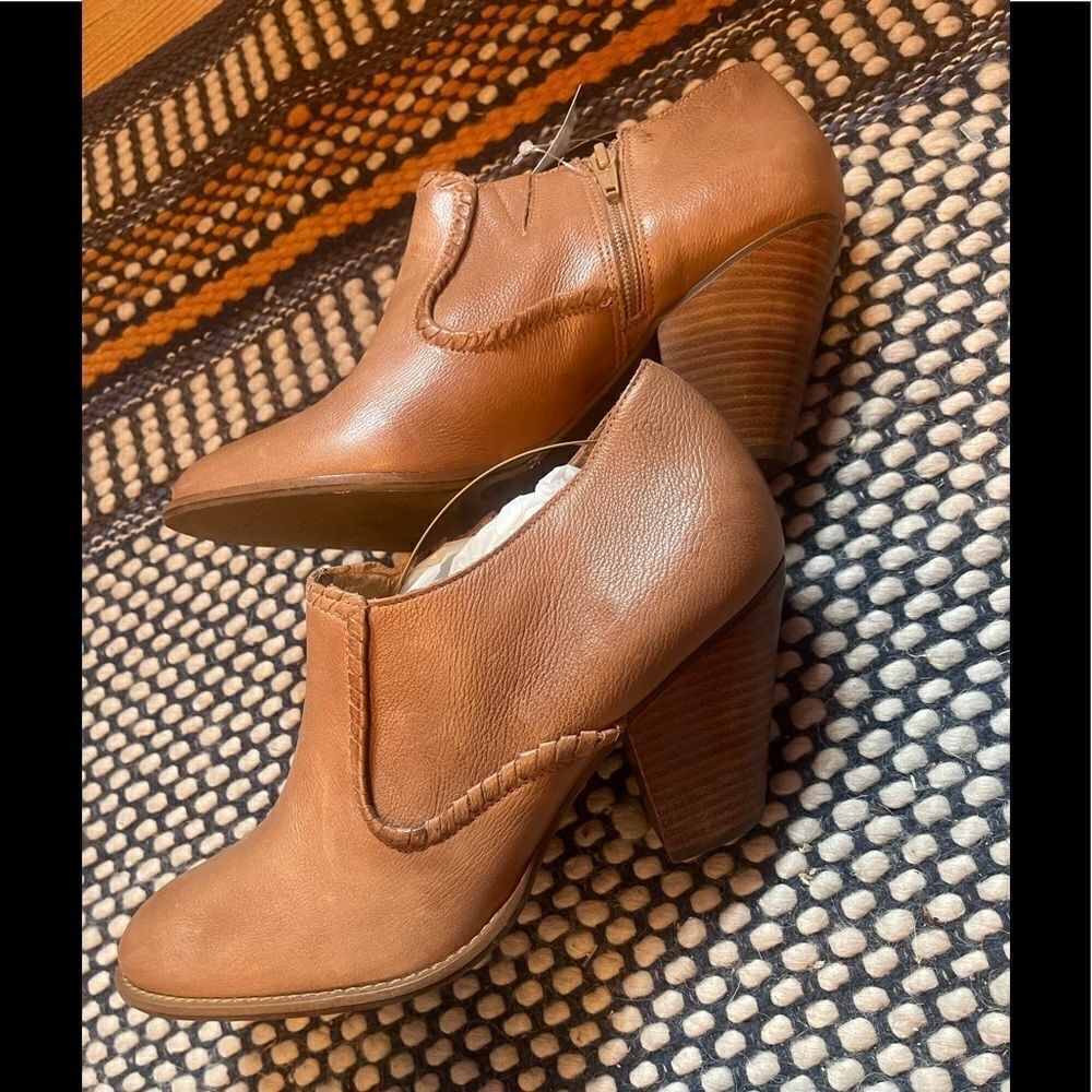 Jack Rogers zipper leather ankle boots sz 10M